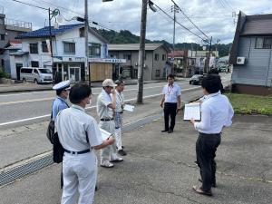 津南小学校区合同点検の様子